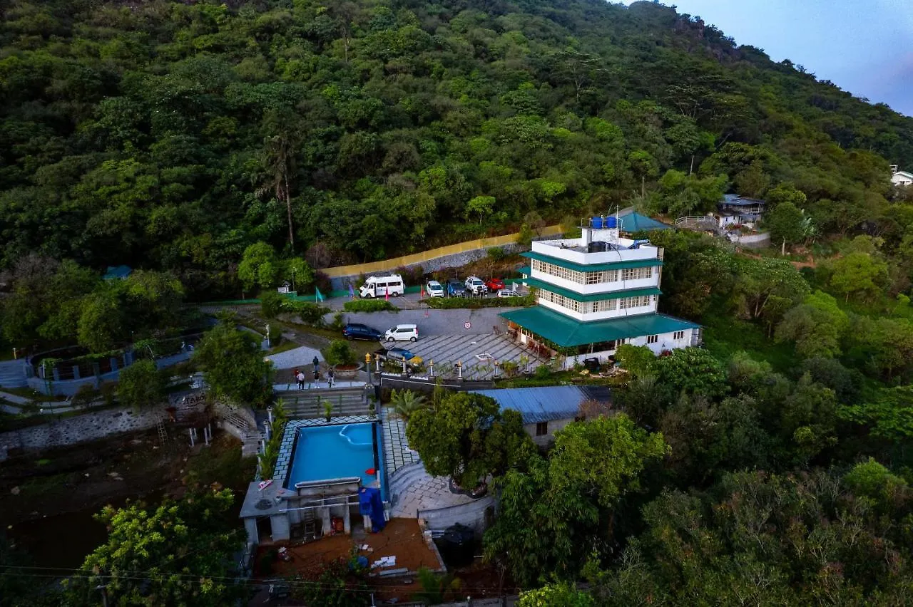 Rock Hut Tabor Hills Resort Vagamon 0*,